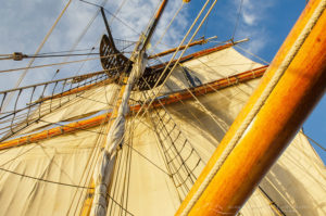 Hawaiian Chieftain masts rigging and sails.