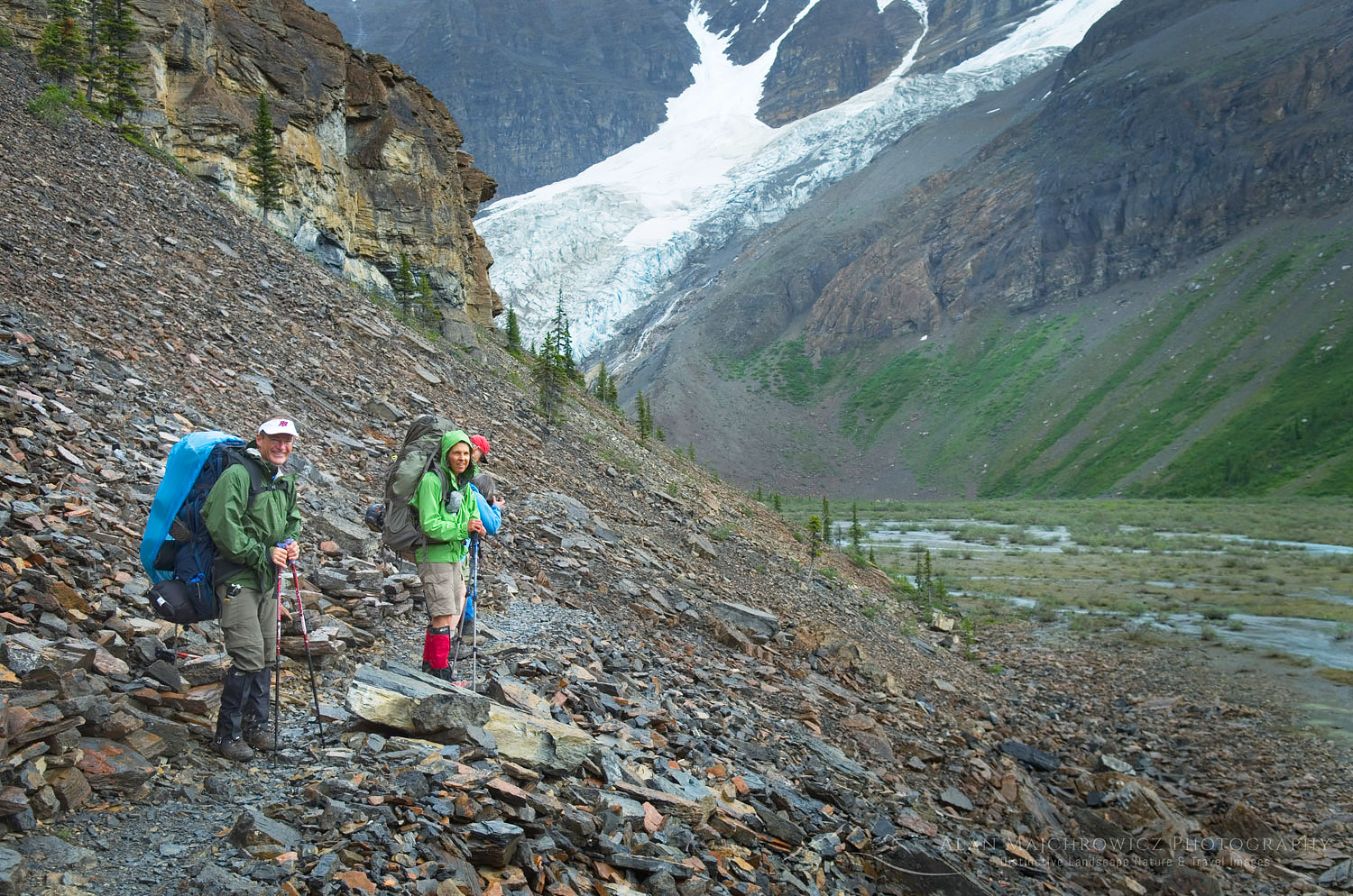 Backpackers on the Berg Lake Trail, Mount Robson Provincial Park British Columbia Canada #45479