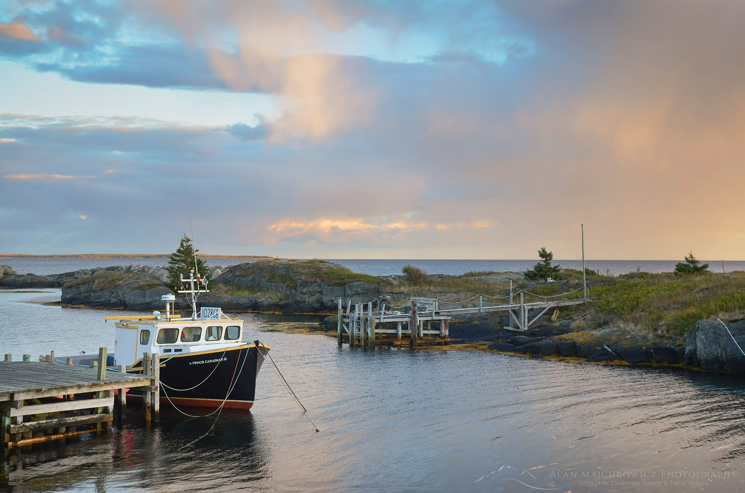 Fishing boat, Blue Rocks Nova Scotia #58810