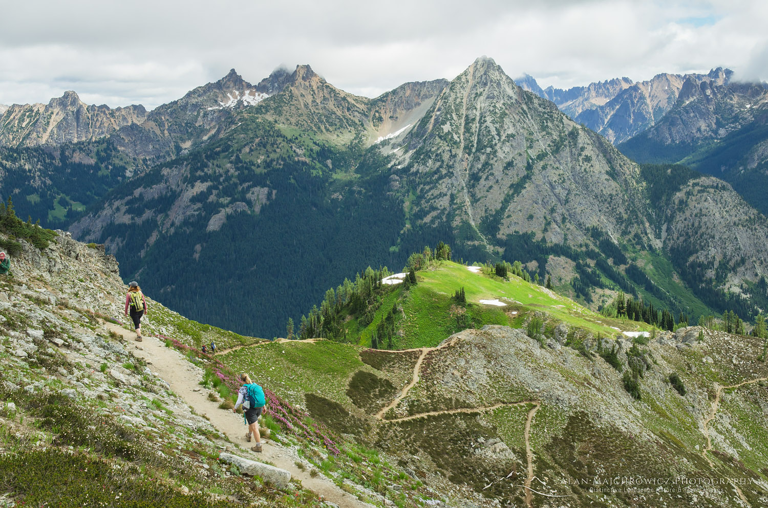 Hikers on Maple Pass Trail, North Cascades Washington #61268