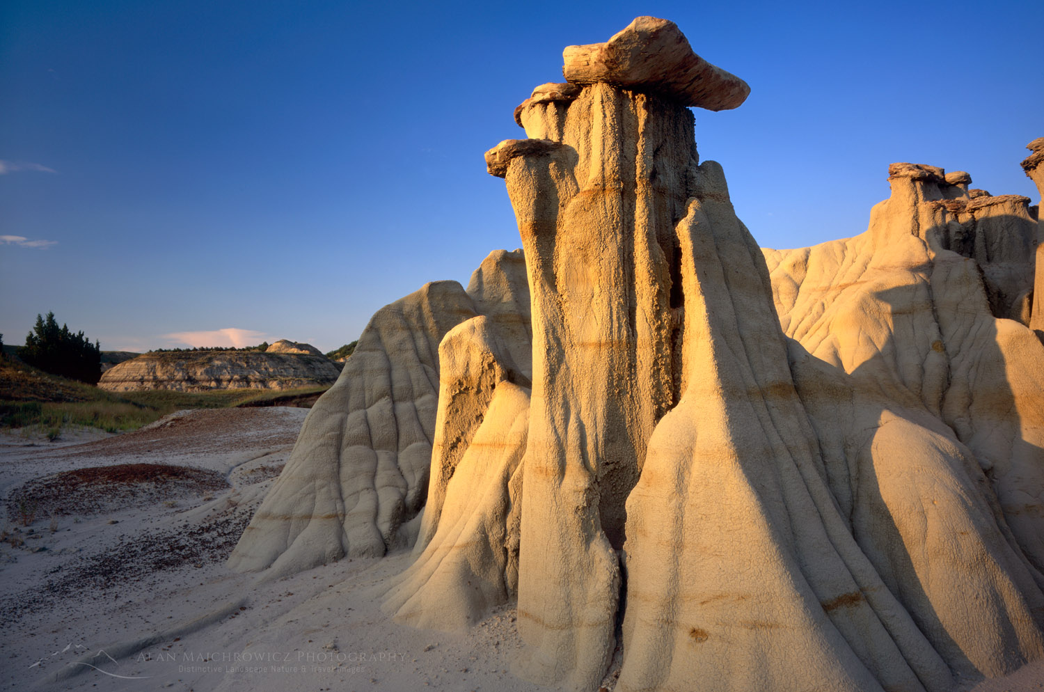 Badlands hoodoos, Theodore Roosevelt National Park - Alan