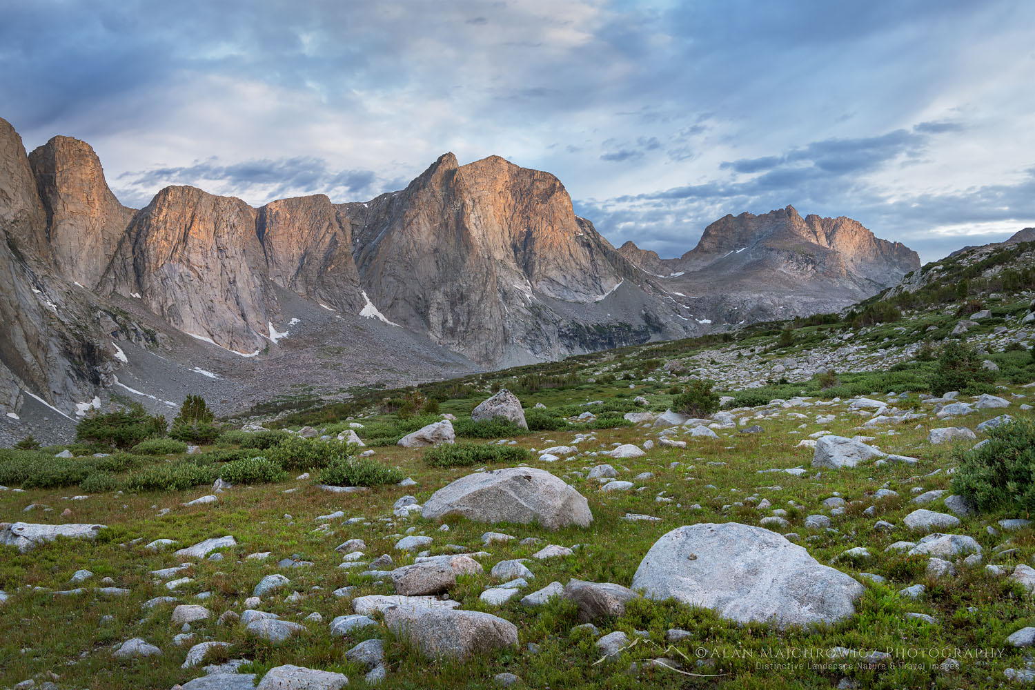 Raid and Bonneville Peaks above East Fork Valley, Bridger Wilderness. Wind River Range Wyoming #78043
