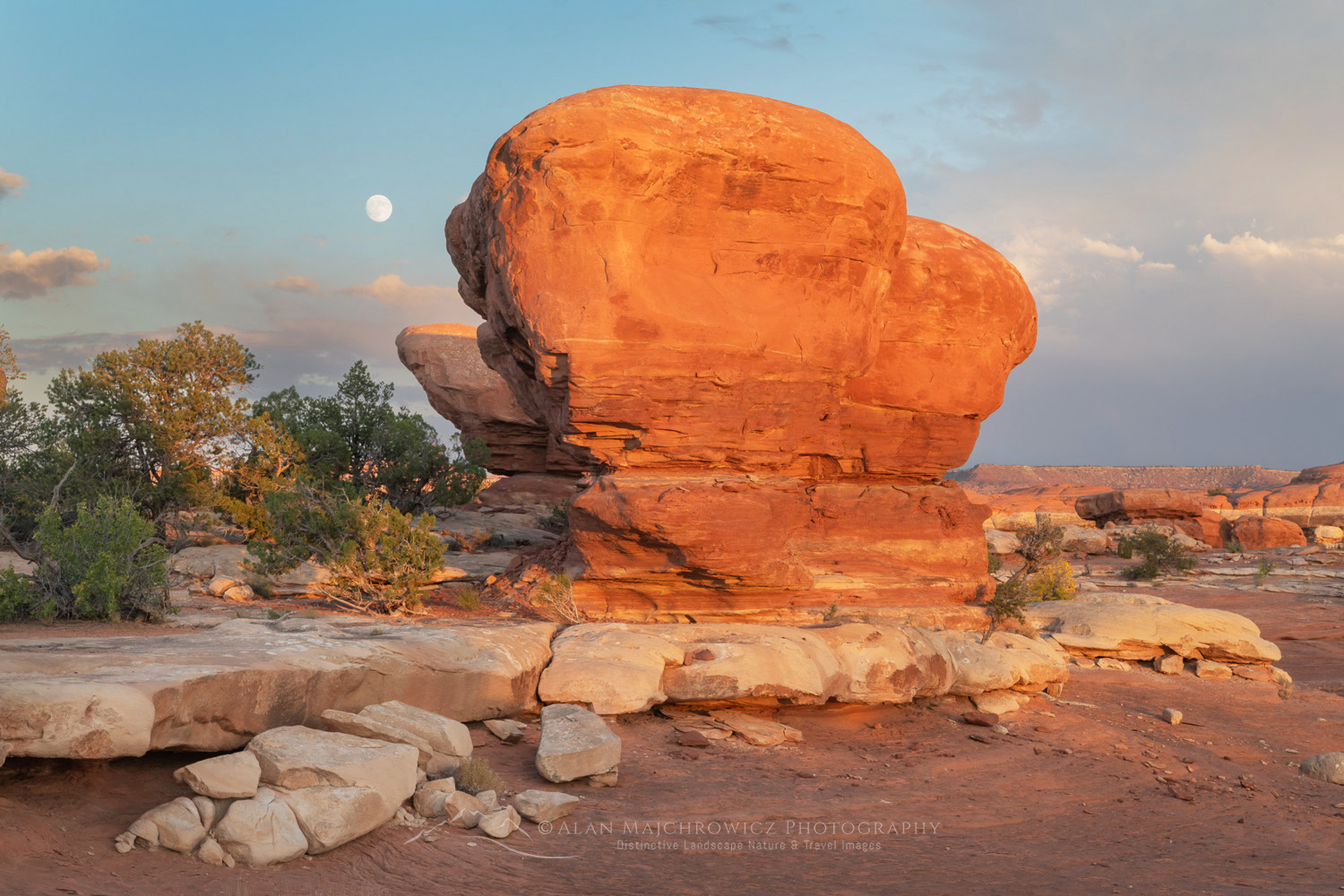 Sunset at Wooden Shoe Arch Overlook. Islands in the Sky District, Canyonlands National Park #85368