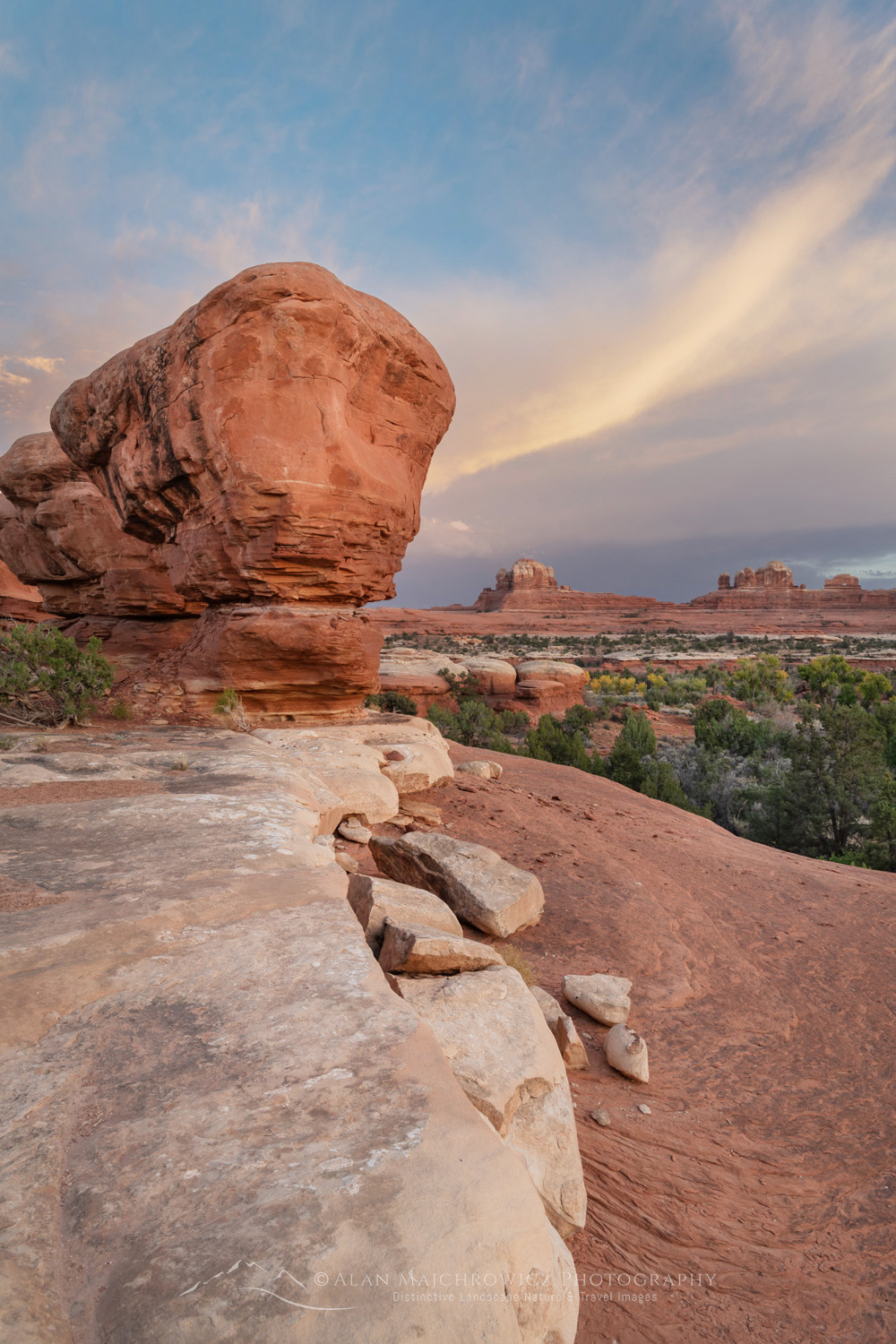 Sunset at Wooden Shoe Arch Overlook. Islands in the Sky District, Canyonlands National Park #85385