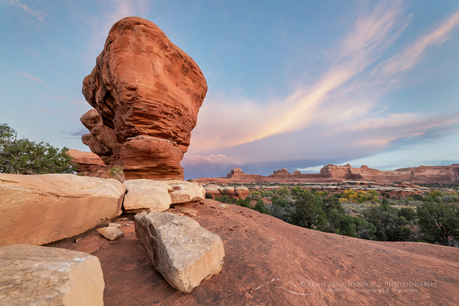 Sunset at Wooden Shoe Arch Overlook. Islands in the Sky District, Canyonlands National Park #85394