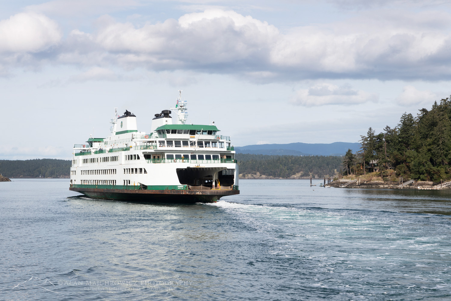 San Juan Islands ferry heading to Friday Harbor in the San Juan Islands of Washington State #87742